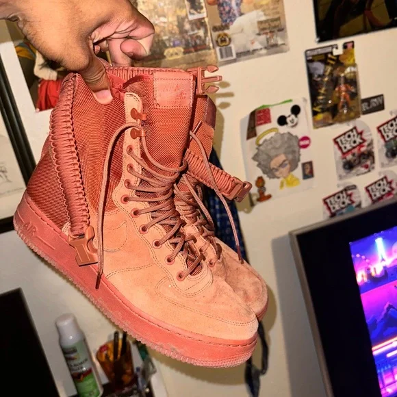 Shoes - Picture 5 of 8